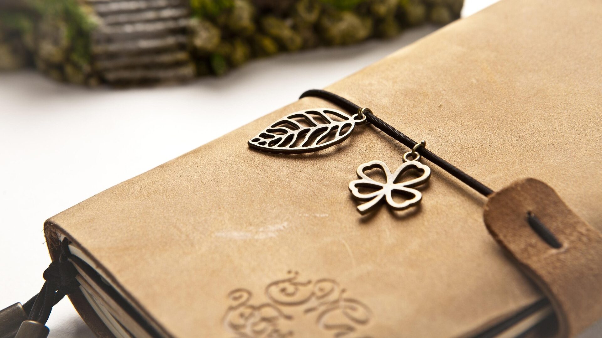 Journal mit Ledereinband