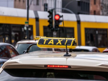 Elterntaxi einfach organisieren: Tipps, Vorteile und rechtliche Hinweise