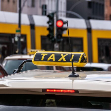 Elterntaxi einfach organisieren: Tipps, Vorteile und rechtliche Hinweise