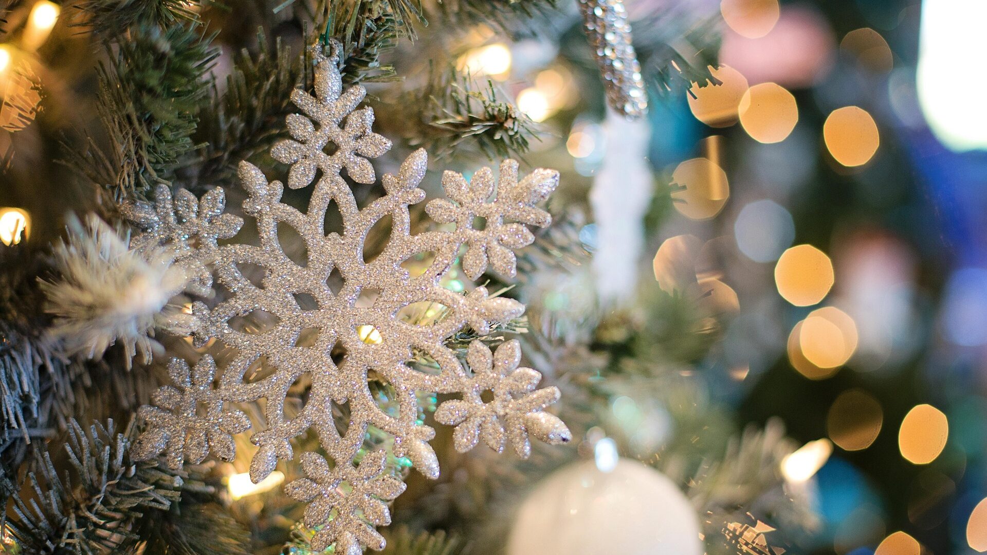 Geschmückter Weihnachtsbaum