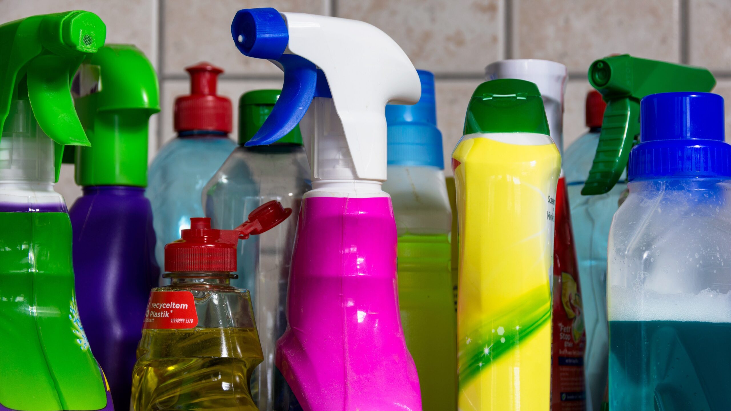 Backpulver, Essig & Co.: Die unterschätzten Alleskönner im Haushalt 3 Backpulver