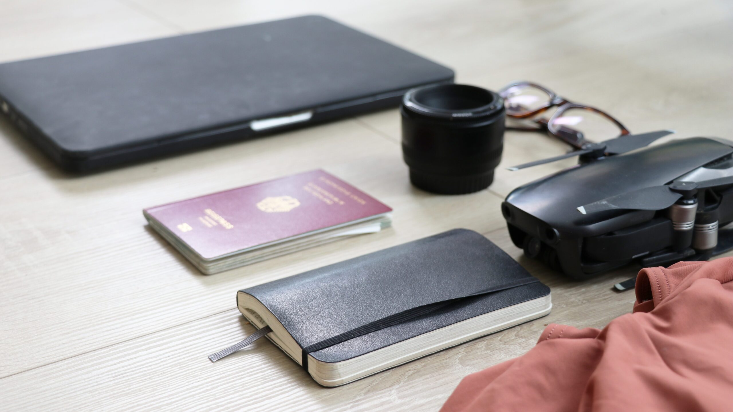 Die ultimative Packliste für den Urlaub: So gelingt die perfekte Reisevorbereitung für Sommer- und Winterurlaub 1 edeltravel to travel 4516097 edited scaled