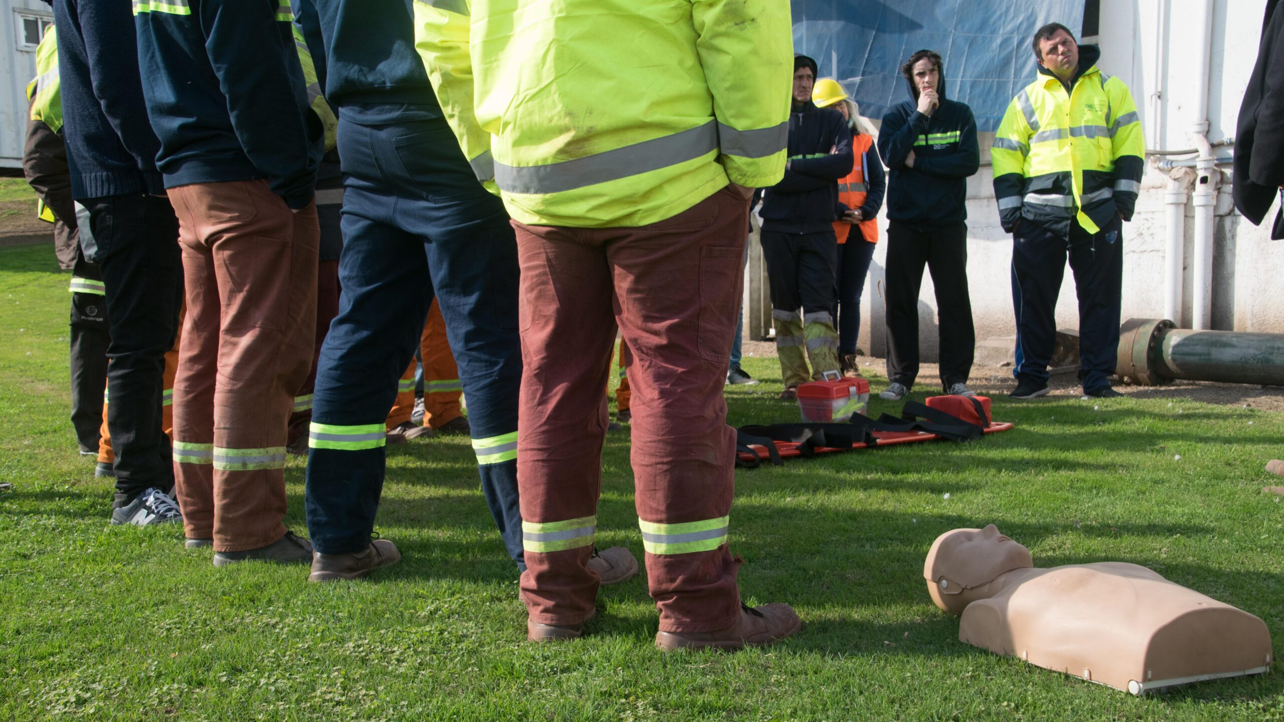Erste Hilfe: Grundlagen, Maßnahmen und alles Wissenswerte im Überblick 2 3345557 first aid training 6592367 edited scaled