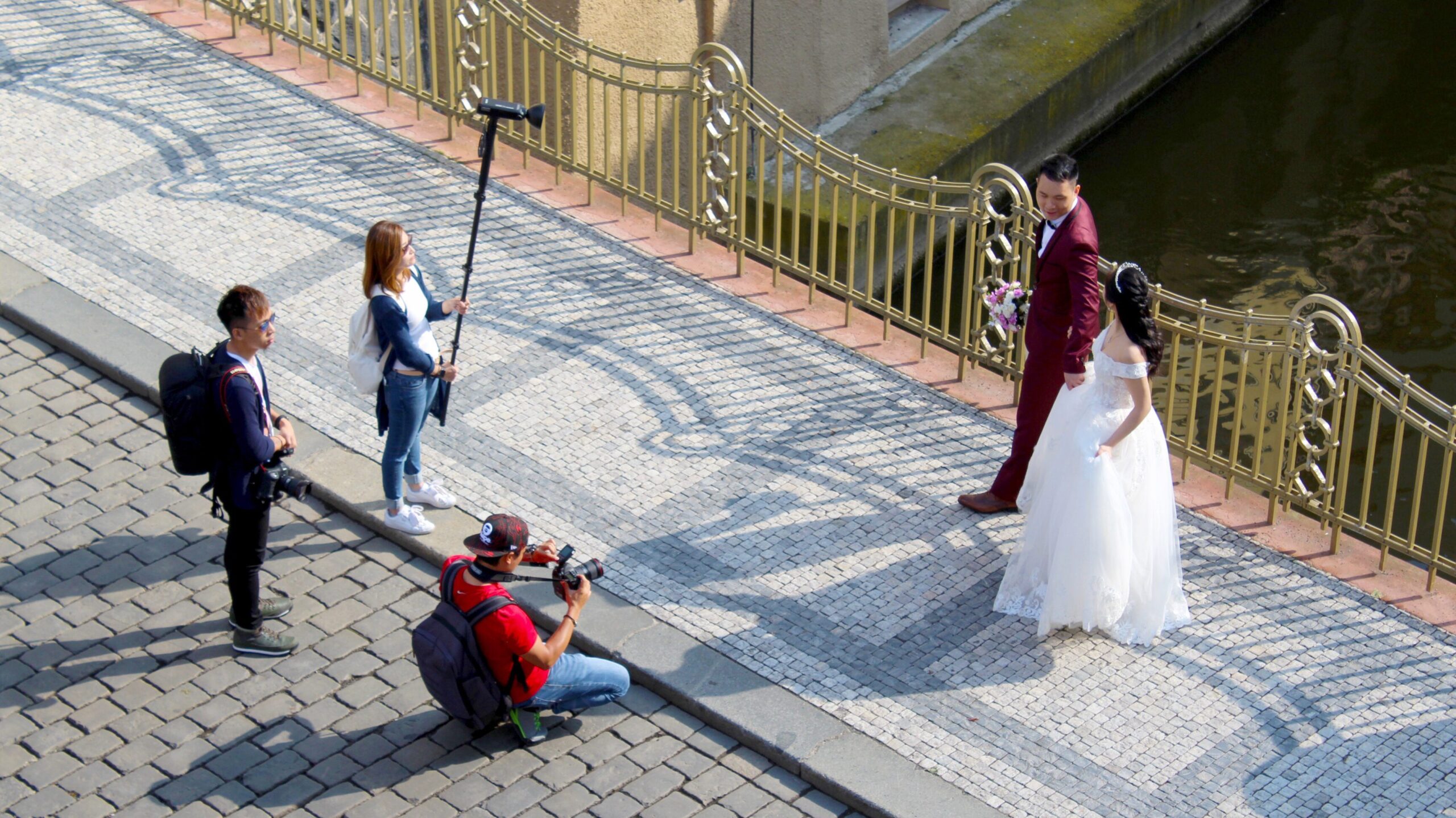 Hochzeitsfotografen buchen – Worauf achten, welche Kosten entstehen und wie die richtige Wahl gelingt 2 Hochzeitsfotografen buchen, Hochzeitsplanung und Fotos der Hochzeit