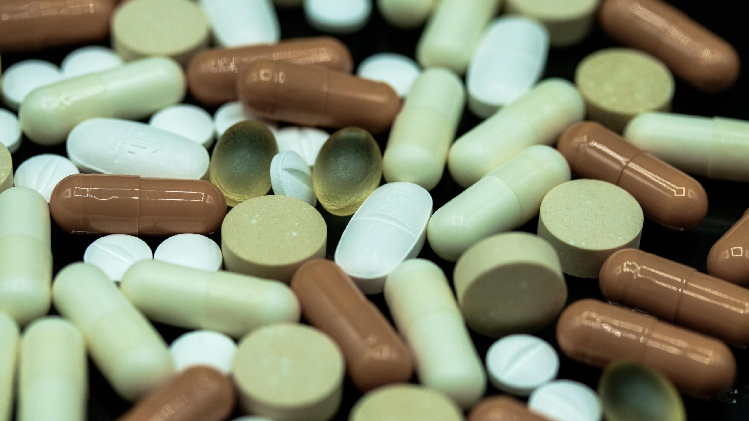 Nahrungsergänzungsmittel: Sinn, Wirkung, Risiken und wichtige Informationen im Überblick 2 birgl medicine 7055180 edited scaled