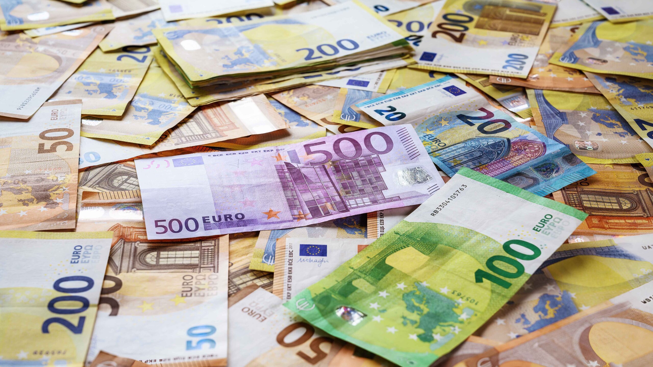 Nebenkostenabrechnung prüfen: Fehler erkennen und Kosten richtig kontrollieren 3 fotoblend banknotes 7850299 edited scaled