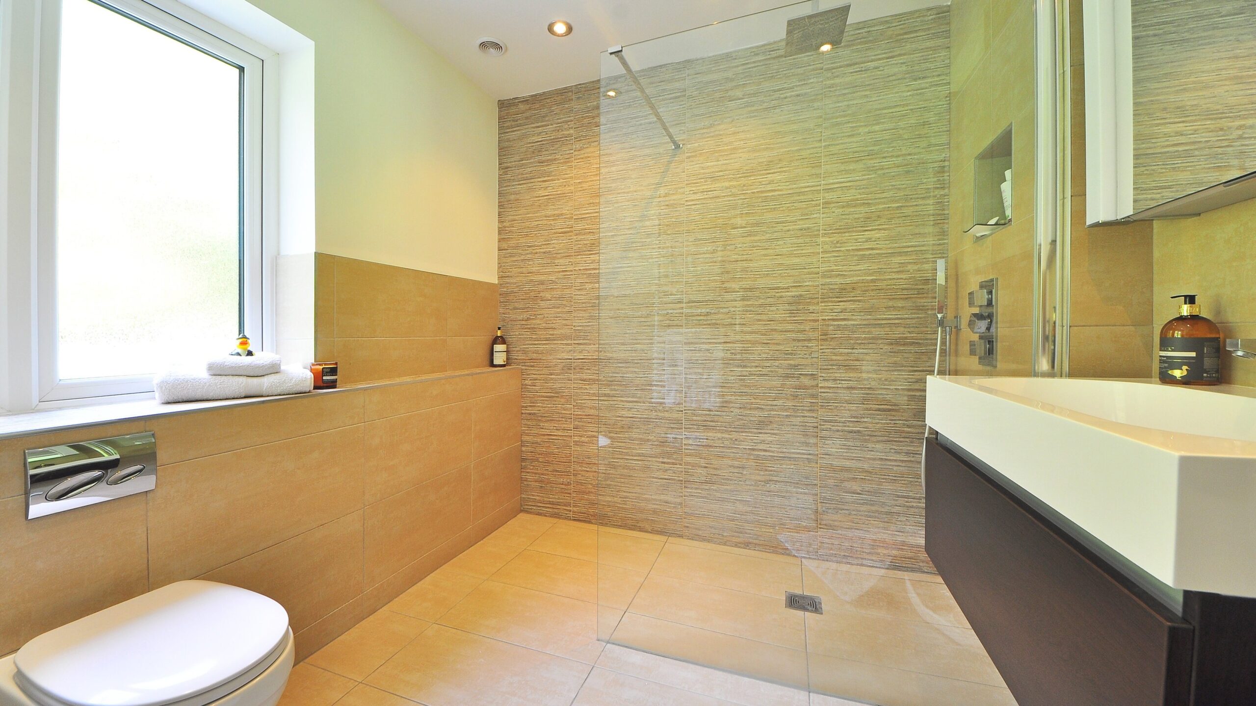 Kalk entfernen: Die besten Hausmittel im Vergleich 2 midascode bathroom 1336165 edited scaled