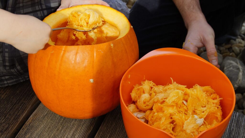 Kürbis schnitzen: Die besten Ideen für Halloween 1 Kürbis schnitzen