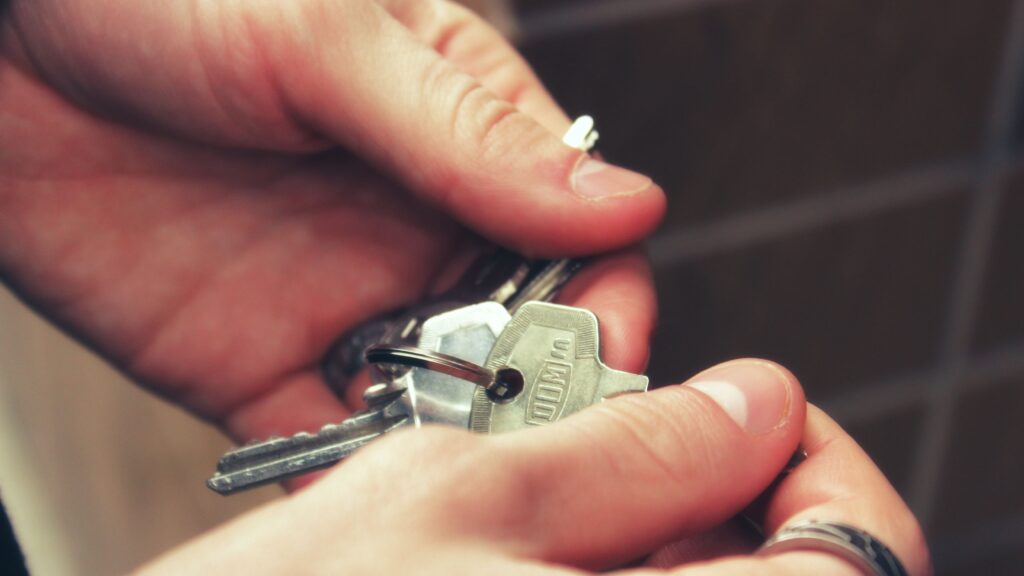Mietkaution zurückbekommen: Was Mieter wissen sollten 1 sephelonor keys 2251770 edited